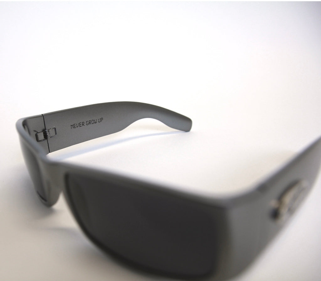 SUNGLASSES - TITANIUM GREY
